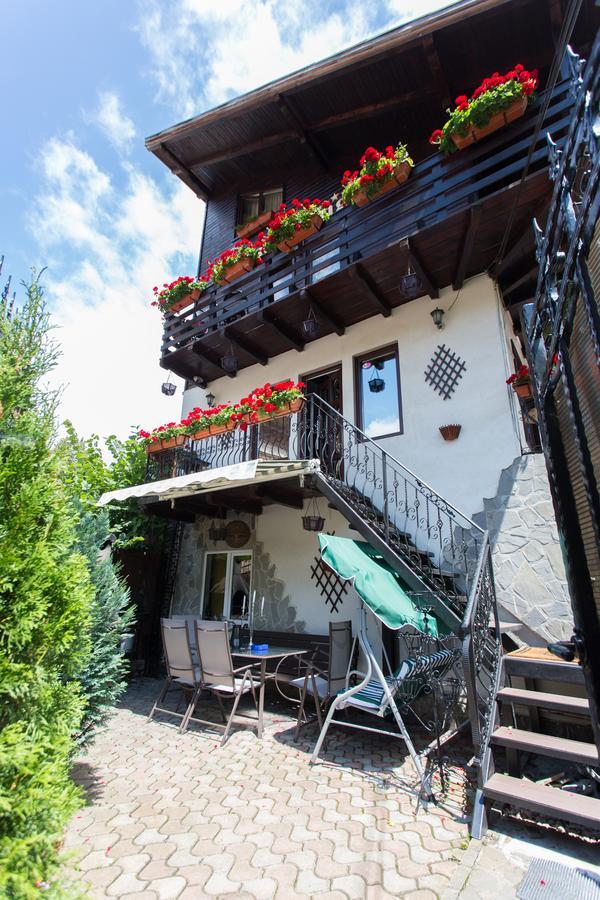 Pension Casa Wenge Sinaia Eksteriør billede